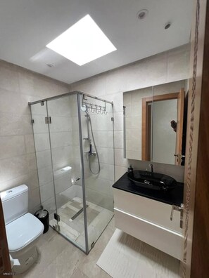 Apartment, 3 Schlafzimmer | Badezimmer