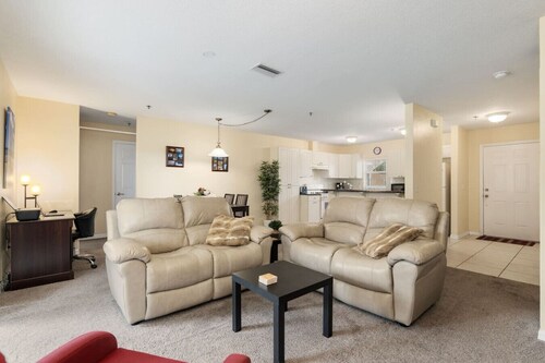 3 bedroom Condo Jelsma