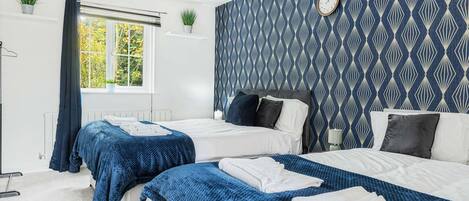 4 chambres, fer et planche à repasser, Wi-Fi, draps fournis