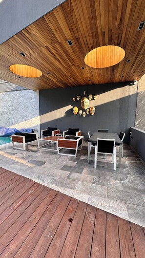 Outdoor dining - Cozy Apartment in an Exclusive Neighborhood, Prime Location, Andares. (Zapopan)