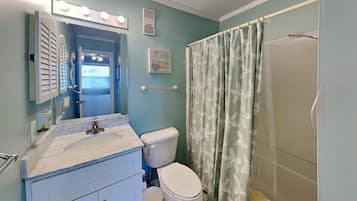 Condo (2 Bedrooms) | Property amenity