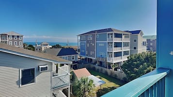 Condo (2 Bedrooms) | Property amenity