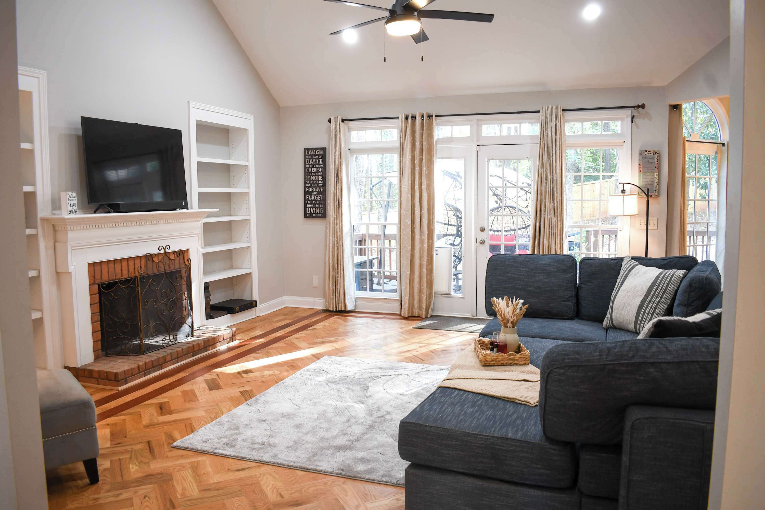 TV, fireplace, offices