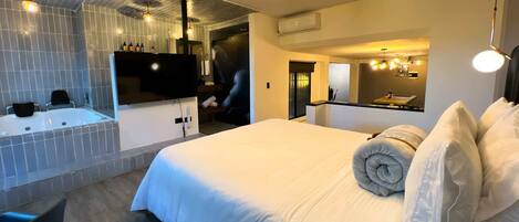 1 bedroom, iron/ironing board, internet, bed sheets