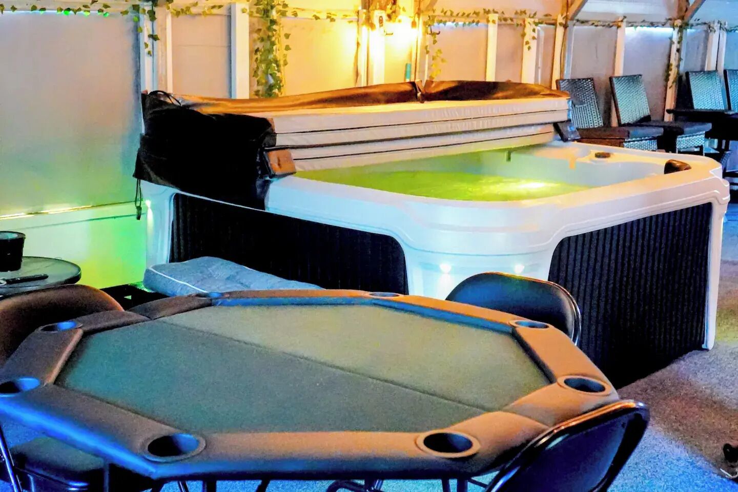 Indoor spa tub