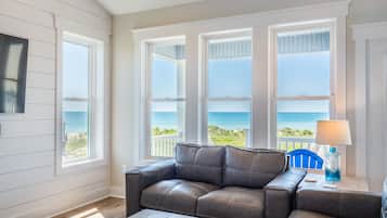 Studio (5 Bedrooms) | Property amenity