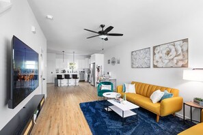 TV - 8BR Near Southend/Uptown w/GameRoom/HotTubs/Fenced (Charlotte)