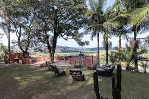 Porch - Sítio com 5 suítes e piscina (Ibiúna)