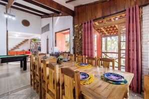 Chalet | Dining room - Sítio com 5 suítes e piscina (Ibiúna)