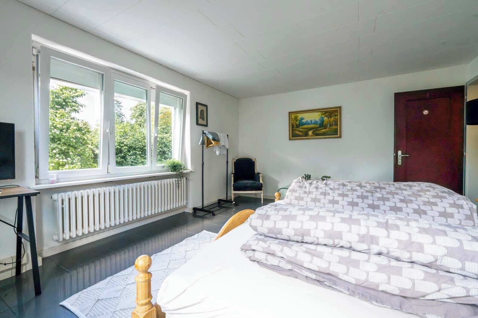 1 dormitori, planxa i posts de planxar, wifi i roba de llit 