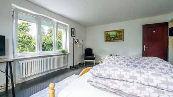 1 chambre, fer et planche à repasser, Wi-Fi, draps fournis