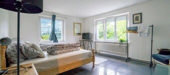 Private King Room | Late Check-Out | 8min Airport