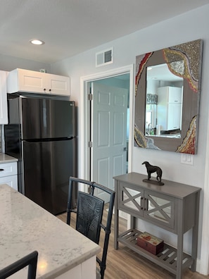 Interior - Private and nicely decorated guest house in a peaceful area. Full amenities! (Punta Gorda)