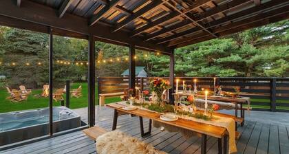 Dual Home Retreat! Walk Between Both! Sleeps 28! Dogs OK!