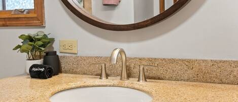 Secador de pelo, toallas