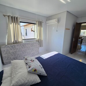 1 bedroom, WiFi - Cozy Studio Apartment – Practical and Well Located in Quatro Ilhas (Bombinhas)