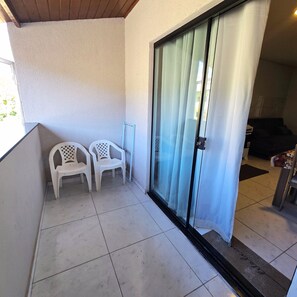 Terrace/patio - Cozy Studio Apartment – Practical and Well Located in Quatro Ilhas (Bombinhas)