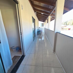Interior - Cozy Studio Apartment – Practical and Well Located in Quatro Ilhas (Bombinhas)