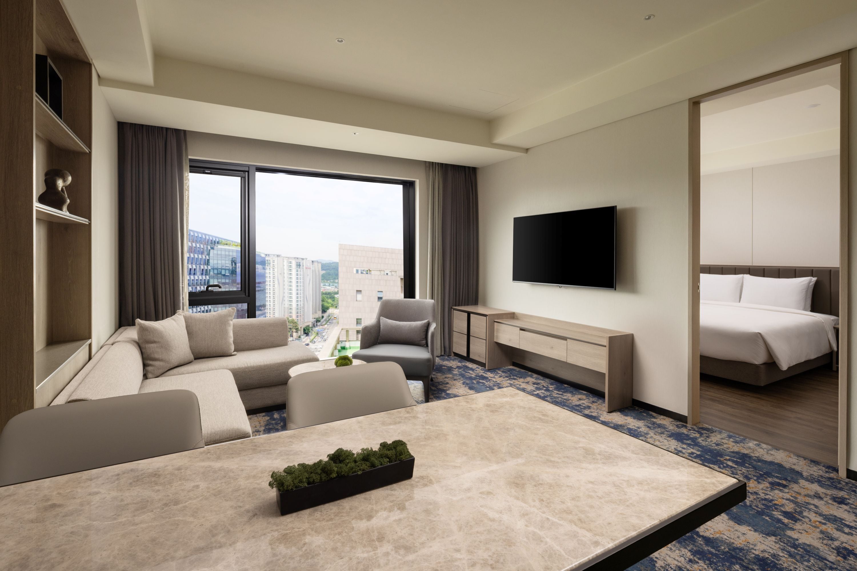 Suite Premier, 1 très grand lit (Residence) | Coffre-fort, bureau, espace de travail pour ordinateurs portables