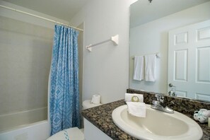Hair dryer, towels - 3-bedroom Condo Peggy (Inverness)