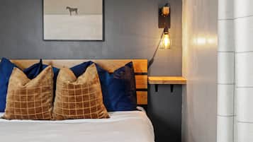 2 bedrooms, iron/ironing board, Internet, bed sheets