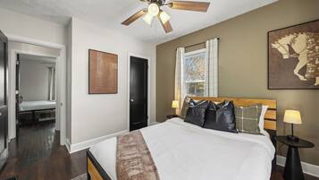 2 bedrooms, iron/ironing board, Internet, bed sheets