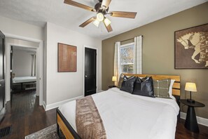 2 bedrooms, iron/ironing board, Internet, bed sheets