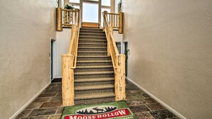 A staircase with wooden railings leading to a landing. - Eden Poolside Condo! Hottub + 3 nearby ski resorts (Eden)