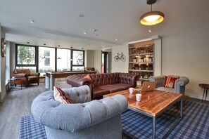 Lobby sitting area - Student Only The Ballet School (Glasgow)