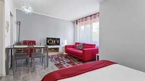 1 bedroom, free WiFi, bed sheets - Queen Home Cinzia - One Bedroom Apartment, Sleeps 4 (Mestre)
