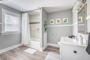 Hair dryer - Akron Nurse's Nest | 2 Bedrooms (Akron)