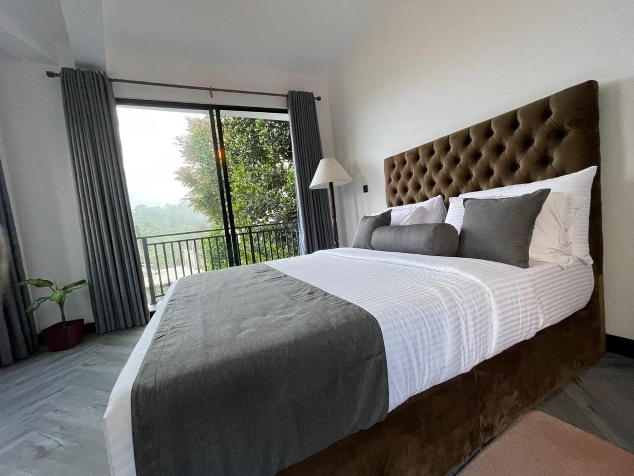 Deluxe tweepersoonskamer, balkon, uitzicht op bergen | Gratis wifi