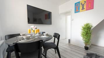 Comfort Double Room, Balcony | Living area