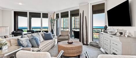 Apartment, Mehrere Betten (Portofino Island Resort 4-704) | Wohnbereich