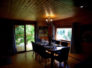 Ferienhaus (Five Bedroom Holiday Home) | Esszimmer
