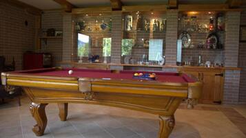 House (Five Bedroom Holiday Home) | Game room