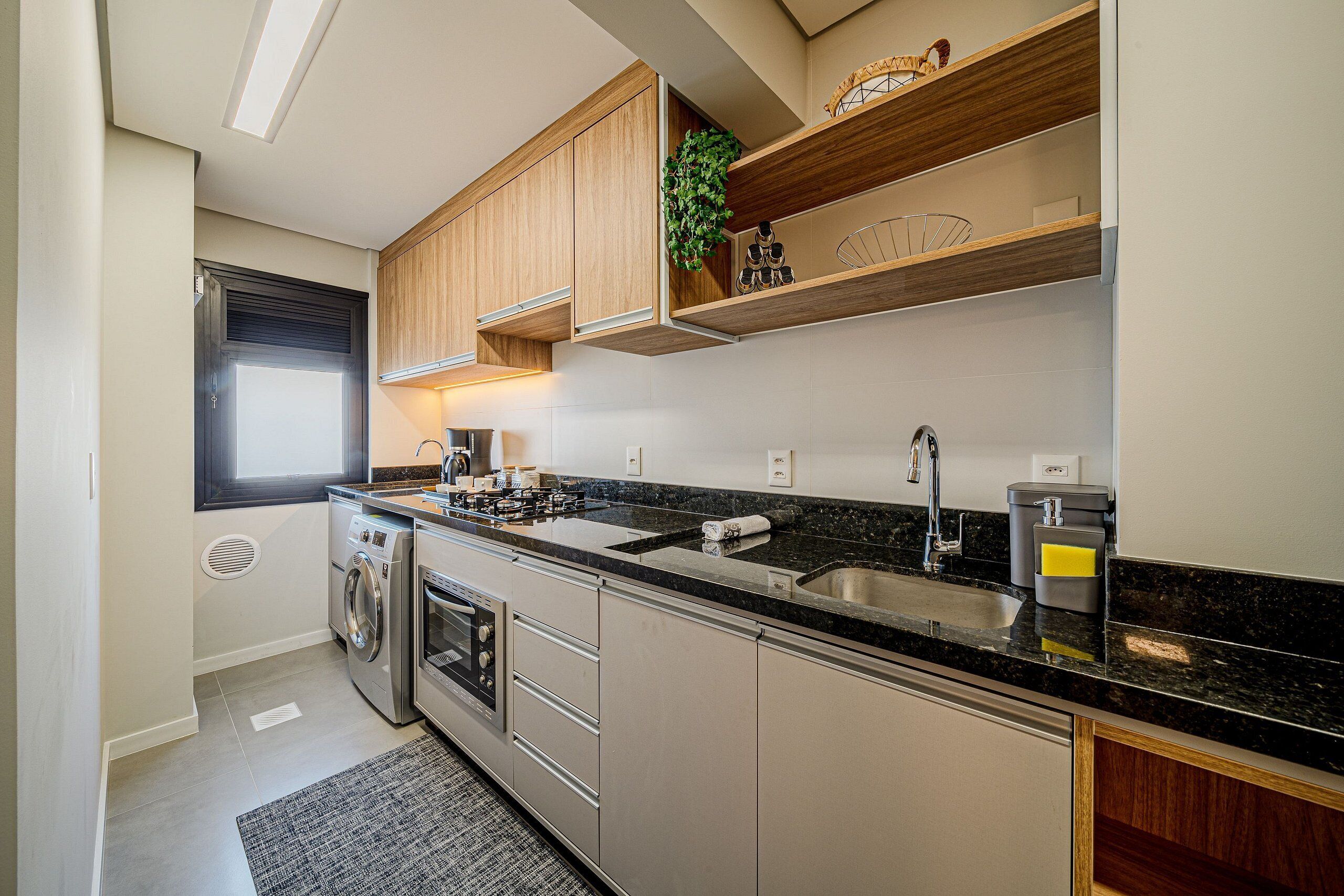 Studio tiện nghi đơn giản | Bếp riêng | Tủ lạnh, lò vi sóng, bếp nấu, dụng cụ nấu nướng/bát dĩa/dao nĩa 