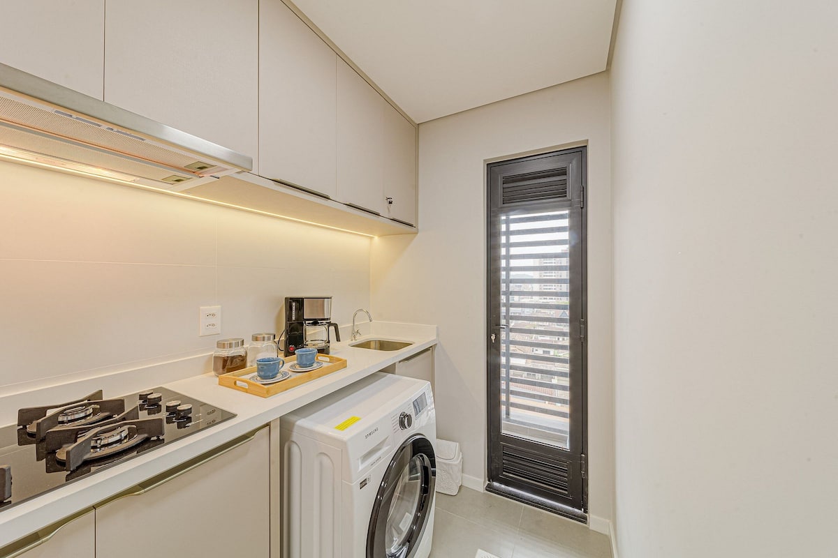 Apartment | Private kitchen | Fridge, microwave, stovetop, cookware/dishes/utensils