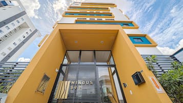 Estúdio conforto | Detalhe da fachada