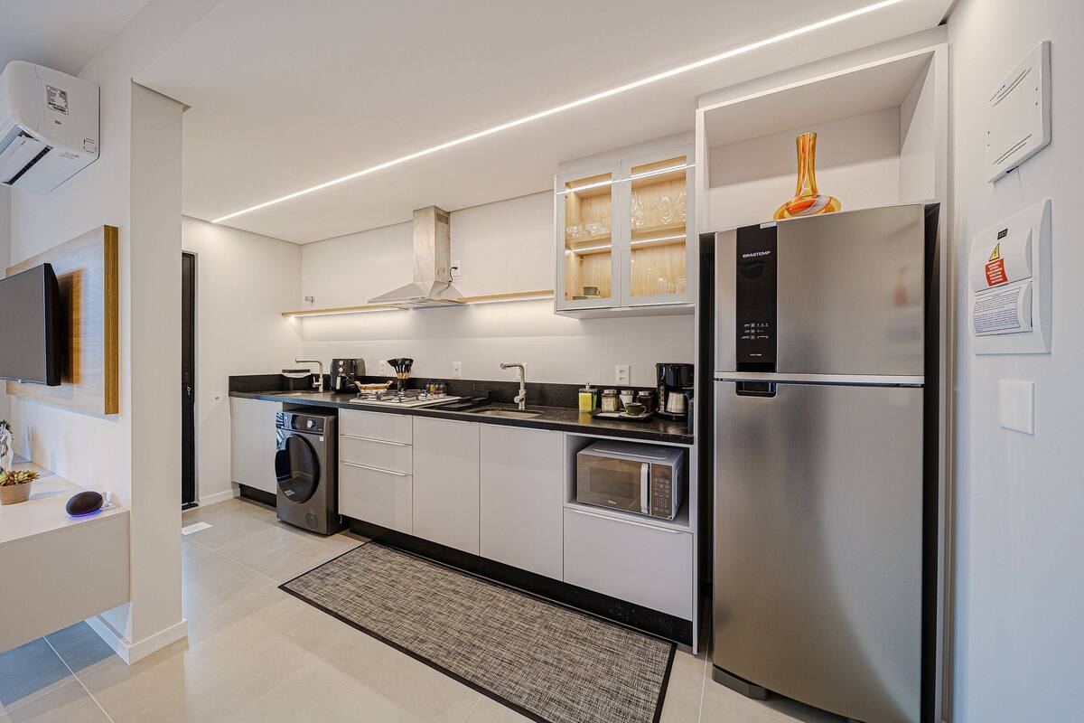 Apartment | Eigene Küche | Kühlschrank, Mikrowelle, Herdplatte, Kochgeschirr/Geschirr/Besteck