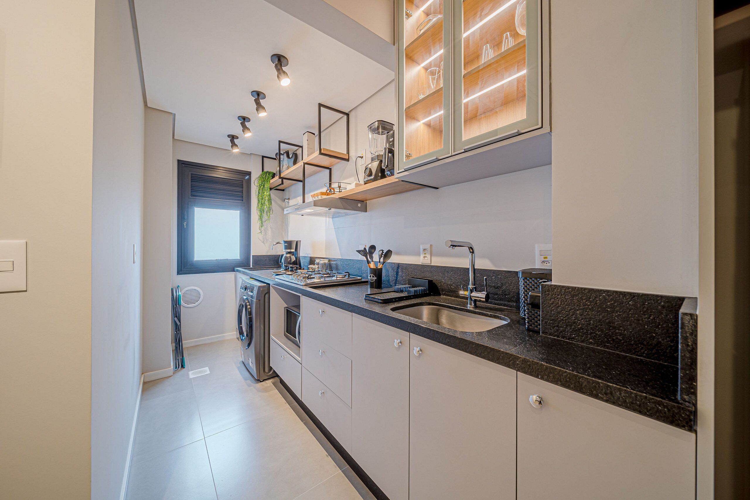 Studio cơ bản | Bếp riêng | Tủ lạnh, lò vi sóng, bếp nấu, dụng cụ nấu nướng/bát dĩa/dao nĩa 