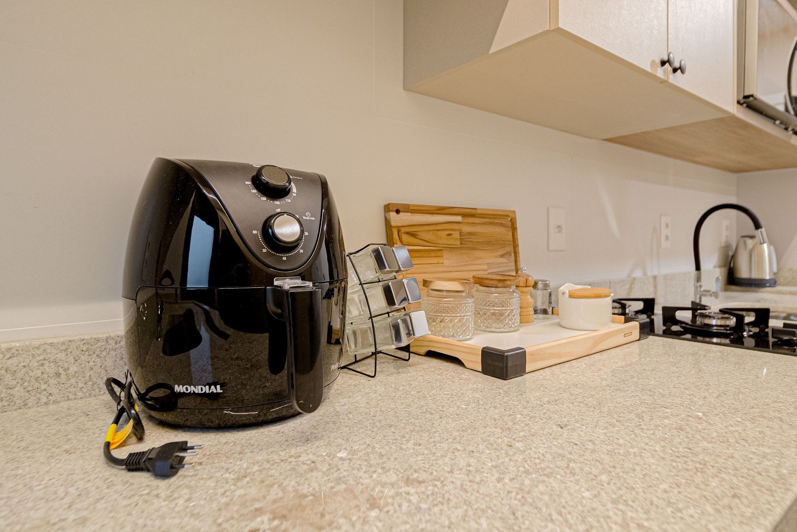 Apartamento | Cocina privada | Frigorífico, microondas, placa de cocina y utensilios de cocina