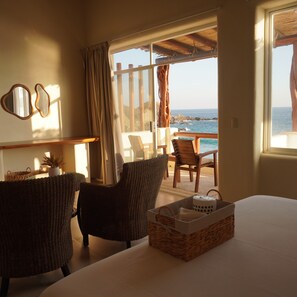 Superior Suite, Balcony, Sea View | In-room safe, blackout drapes, free WiFi, bed sheets - Hotel Estrella de Mar (San Pedro Pochutla)