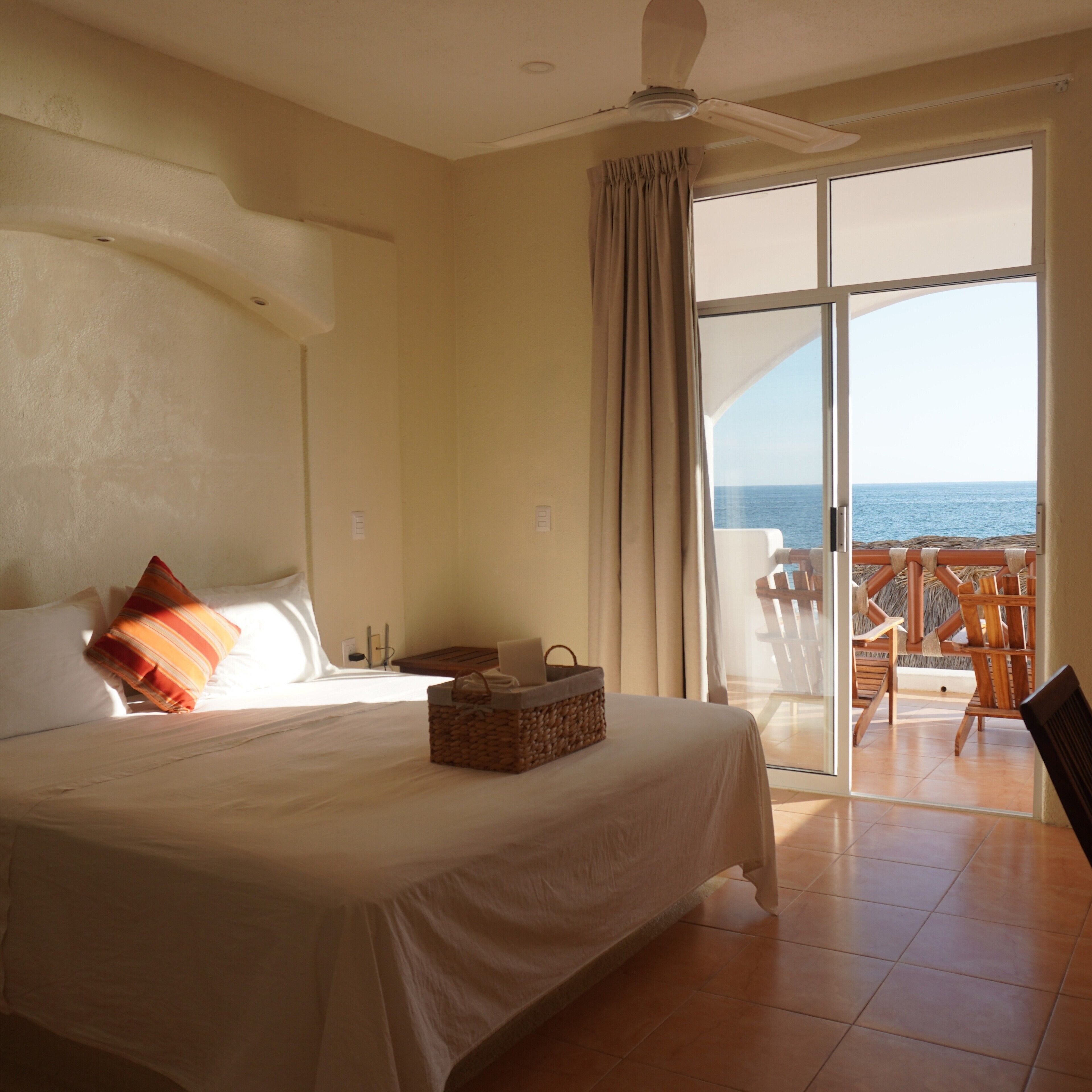 Habitació clàssica, balcó, vistes al mar | Caixa forta a l'habitació, cortines opaques i wifi gratuïta 