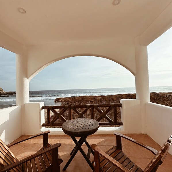 Habitación clásica, balcón, vista al mar | Terraza o patio