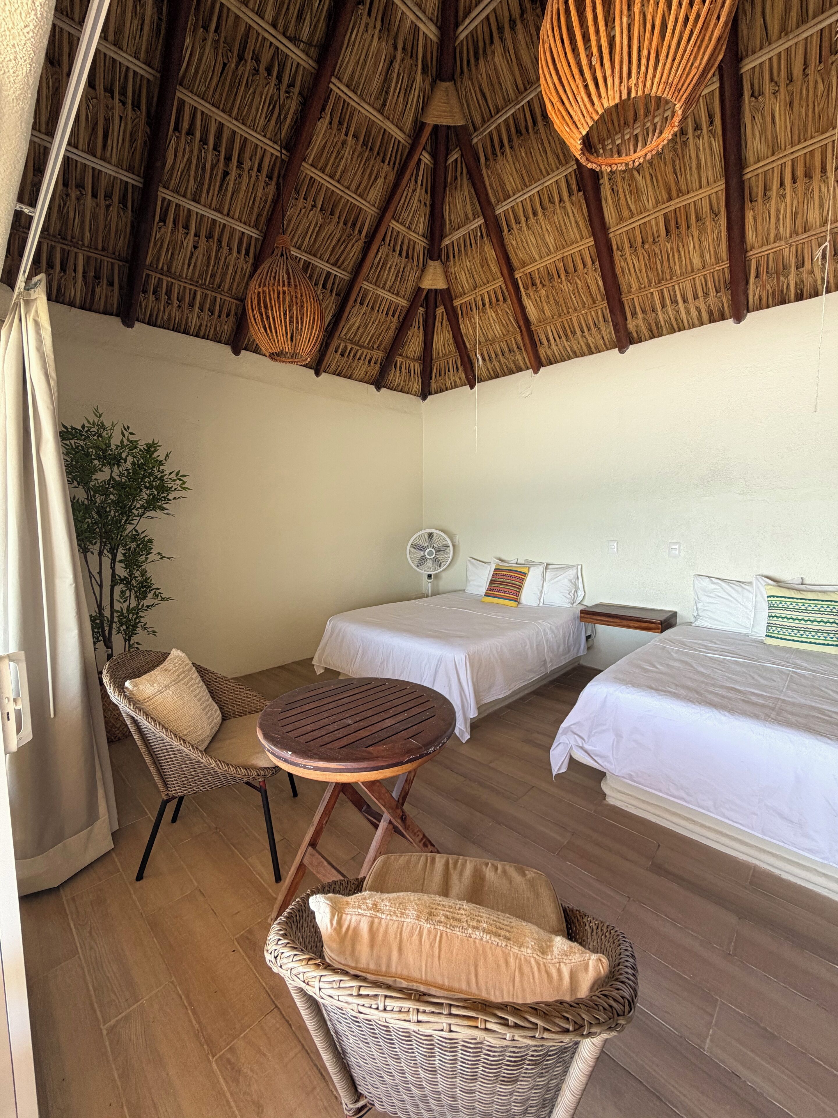 Chambre Deluxe avec lits jumeaux, balcon, vue mer | Coffres-forts dans les chambres, rideaux occultants, Wi-Fi gratuit