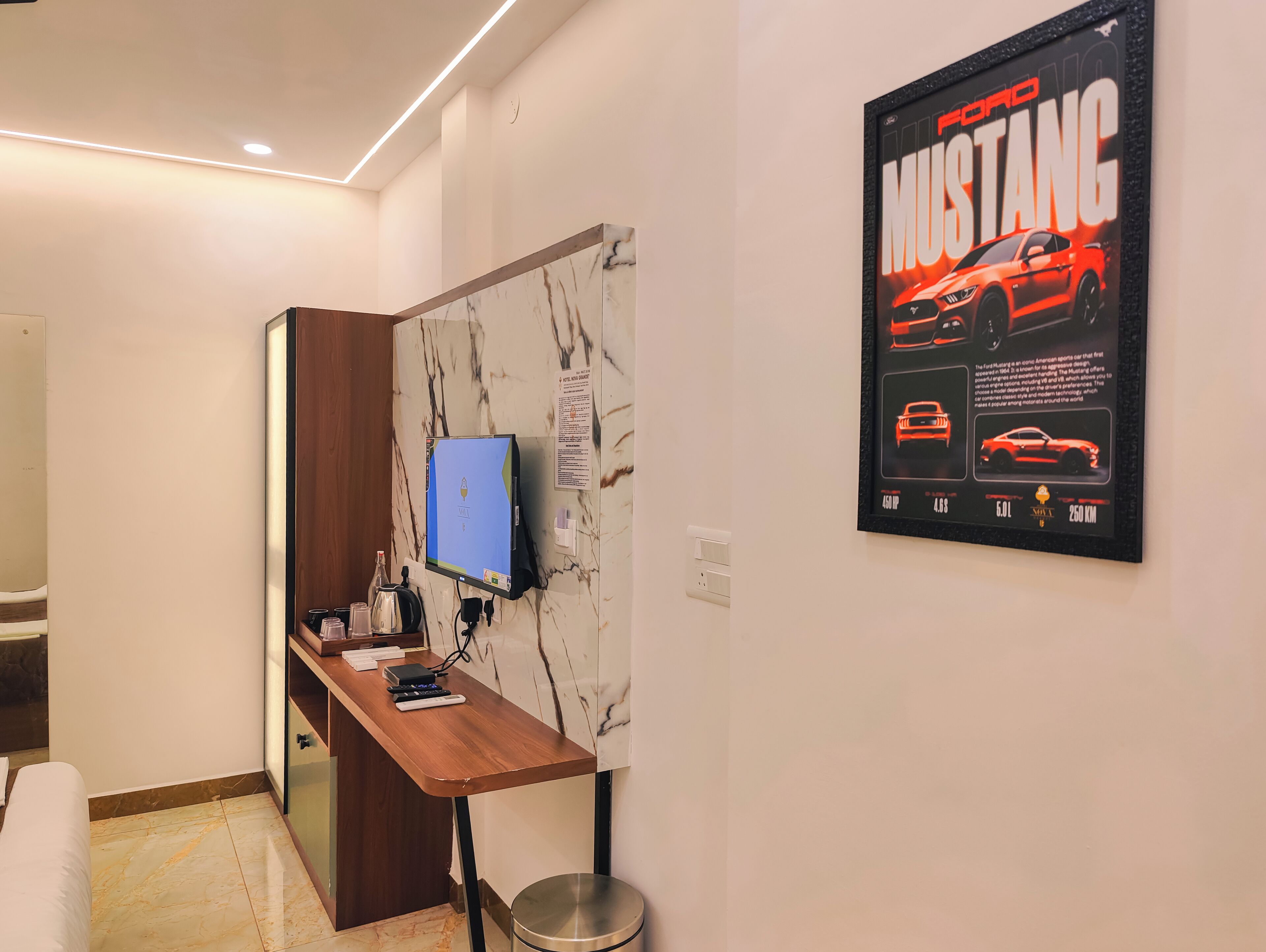 Deluxe Double or Twin Room, City View | Desk, free WiFi