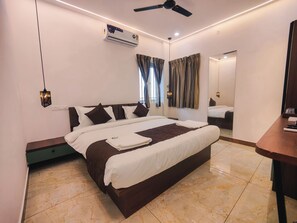 Deluxe Double or Twin Room, City View | Desk, free WiFi - Nova Grande' (Hosur)