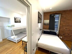 1 chambre, fer et planche à repasser, Wi-Fi, draps fournis