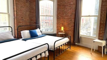 1 dormitorio, tabla de planchar con plancha, wifi y ropa de cama